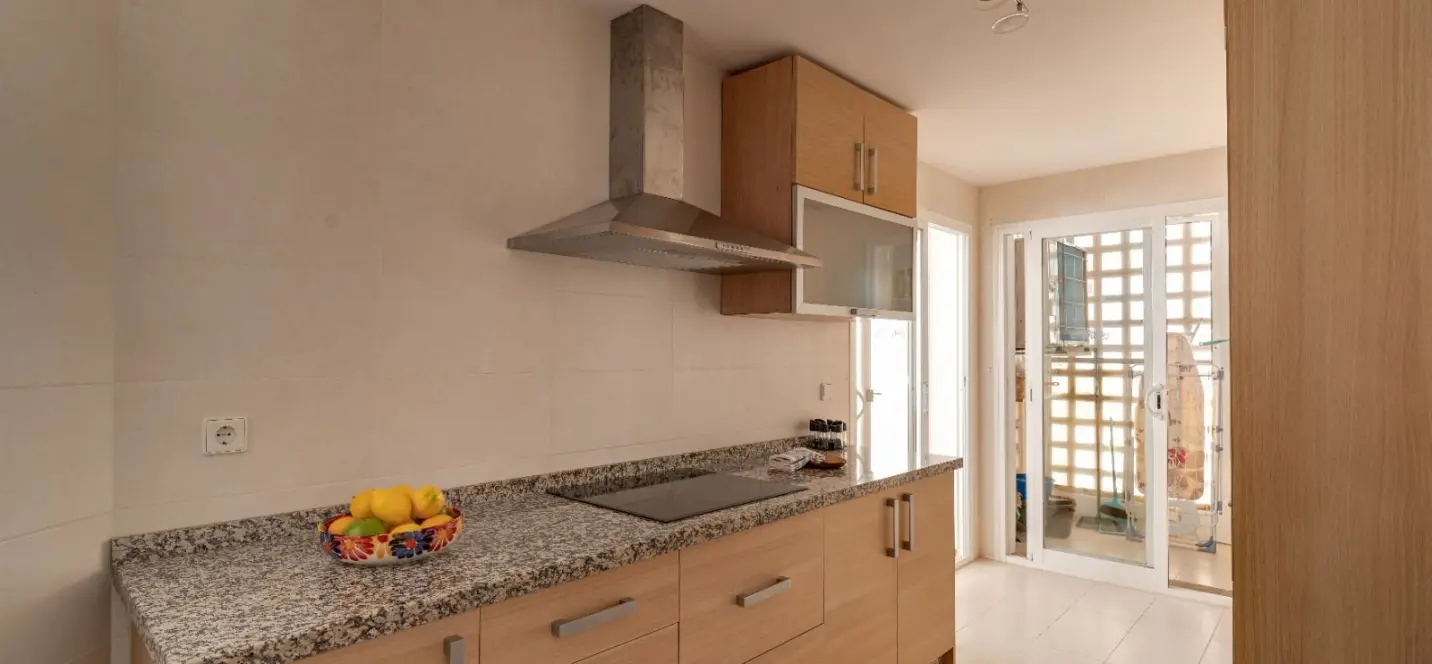 Venta de apartamento en planta media en La Mairena 3