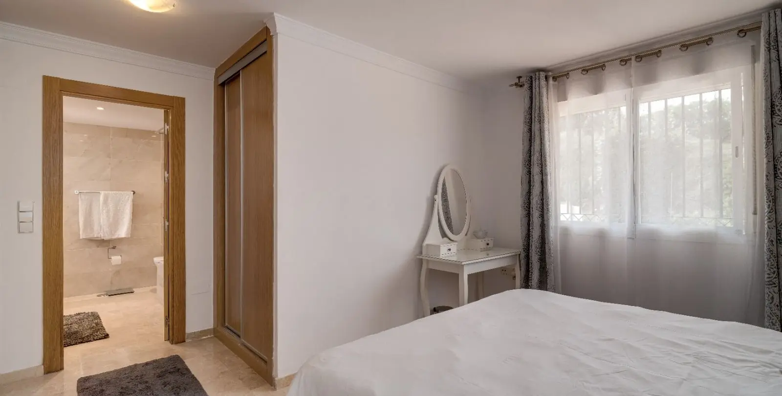 Venta de apartamento en planta media en La Mairena 9