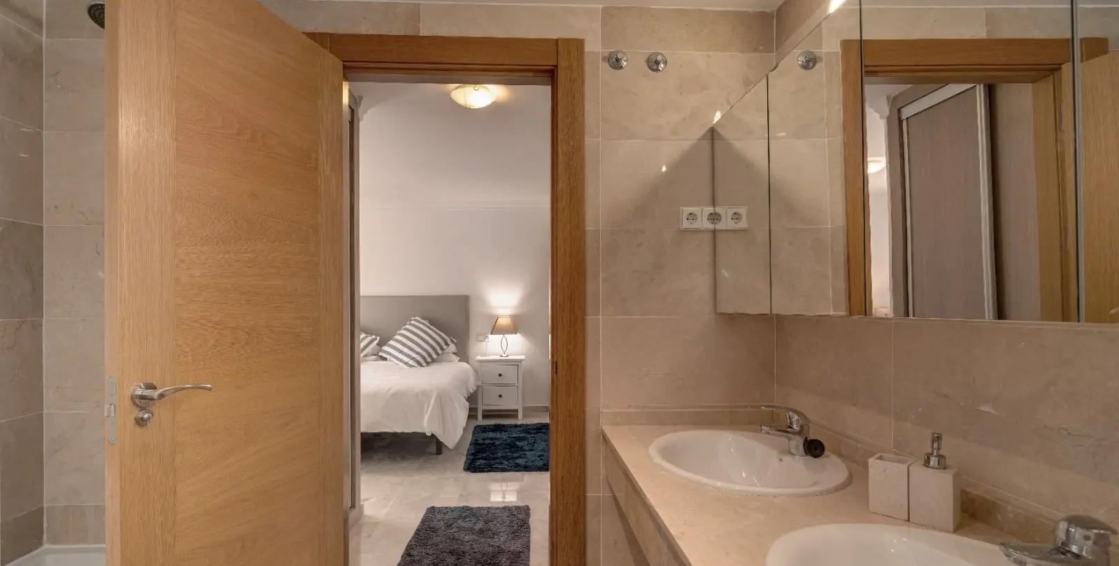 Venta de apartamento en planta media en La Mairena 12