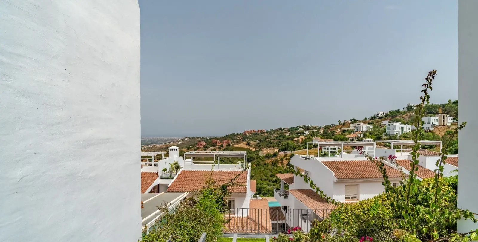 Venta de apartamento en planta media en La Mairena 16