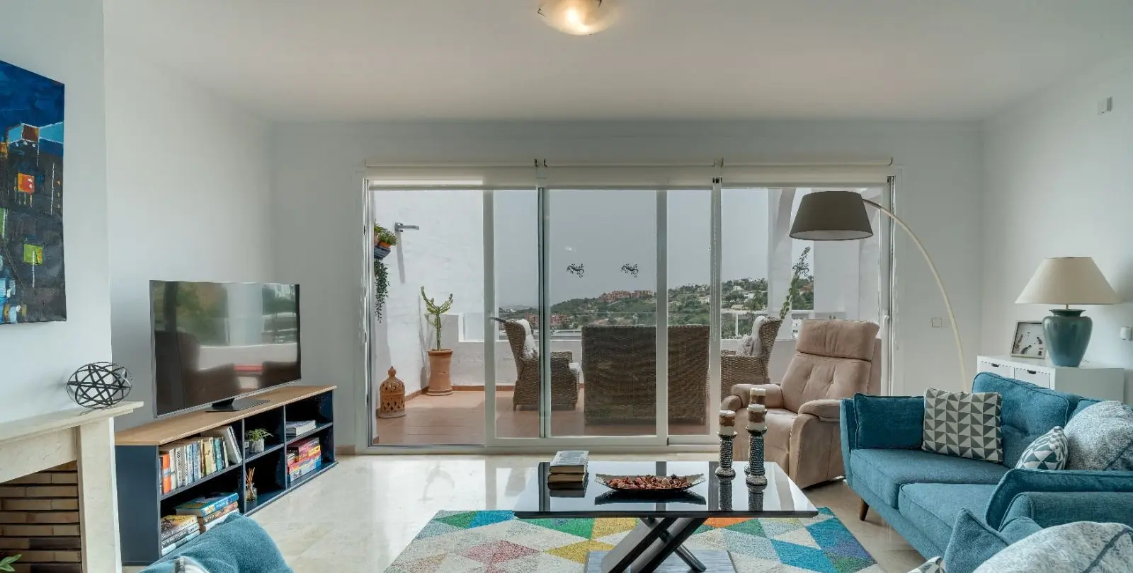 Venta de apartamento en planta media en La Mairena 17