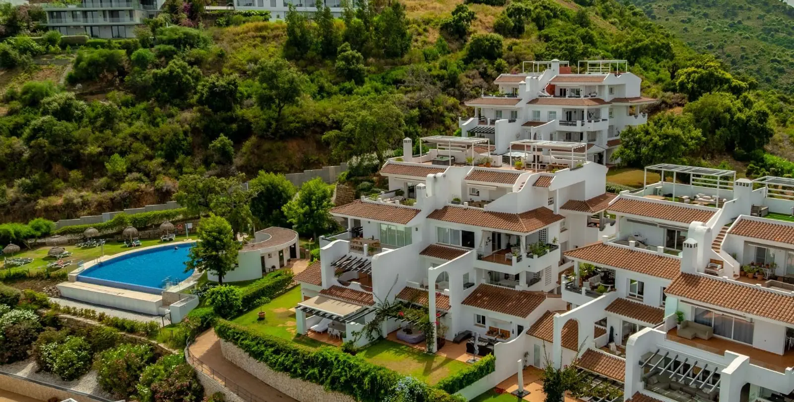 Venta de apartamento en planta media en La Mairena 23
