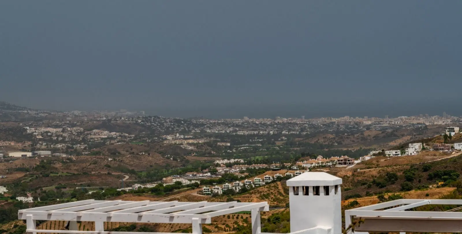 Venta de apartamento en planta media en La Mairena 25