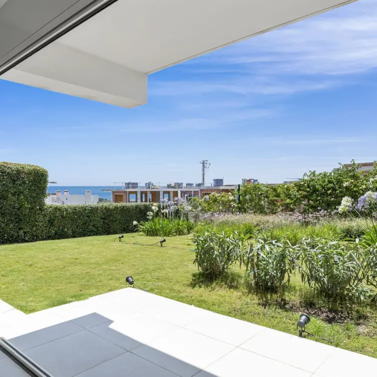 Venta de apartamento en planta baja en Estepona