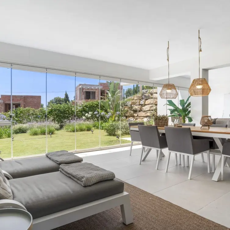 Venta de apartamento en planta baja en Estepona