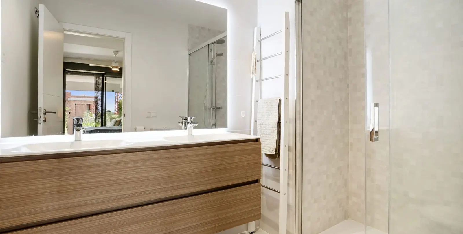 Venta de apartamento en planta baja en Estepona 17