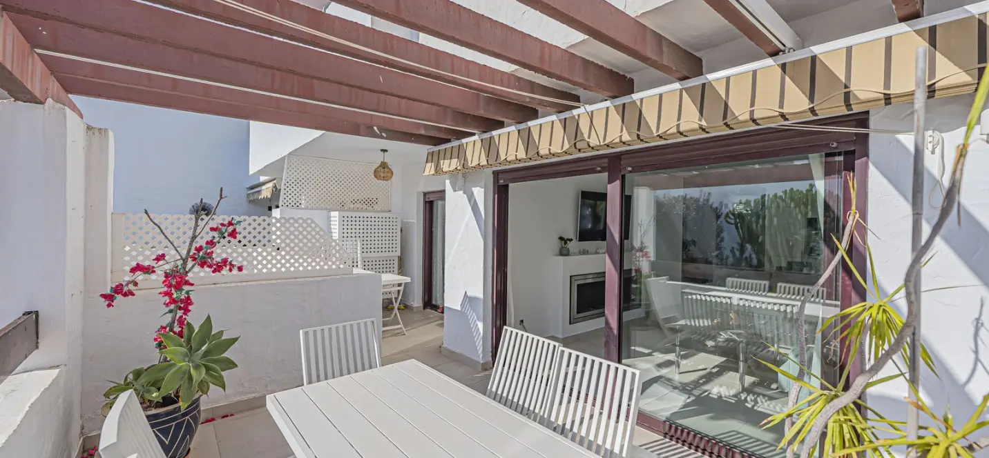 Venta de apartamento en planta baja en Nueva Andalucía 3