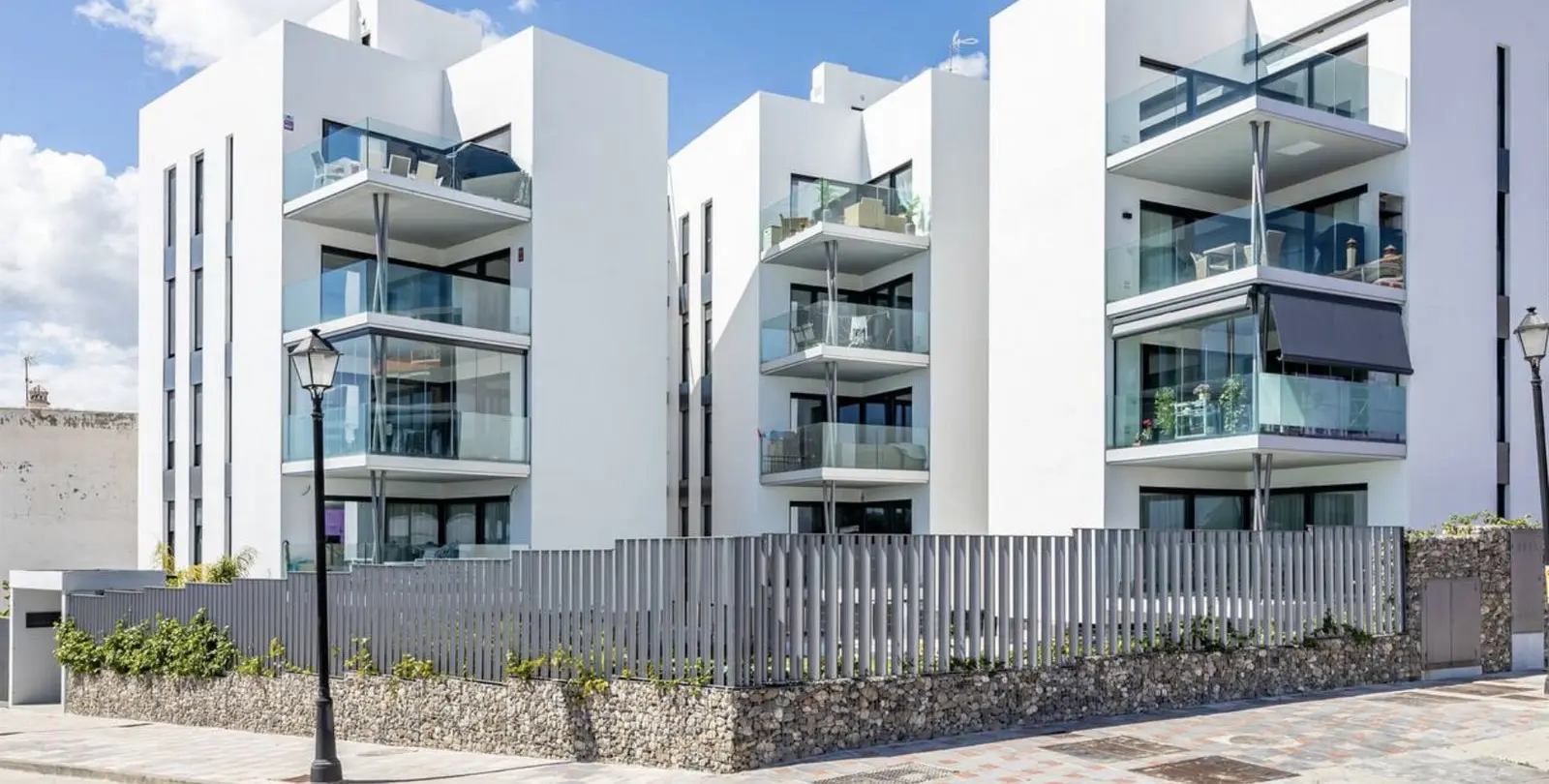 Venta de apartamento en planta media en Los Pacos 6