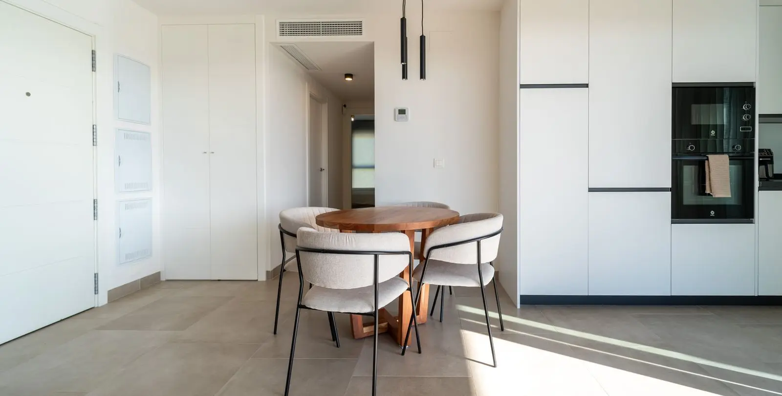 Venta de apartamento en planta media en Los Pacos 10
