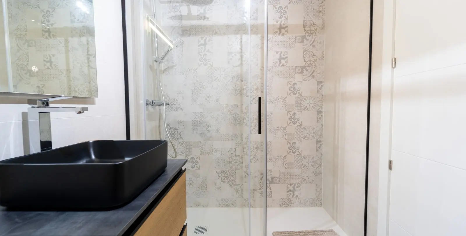 Venta de apartamento en planta media en Los Pacos 28