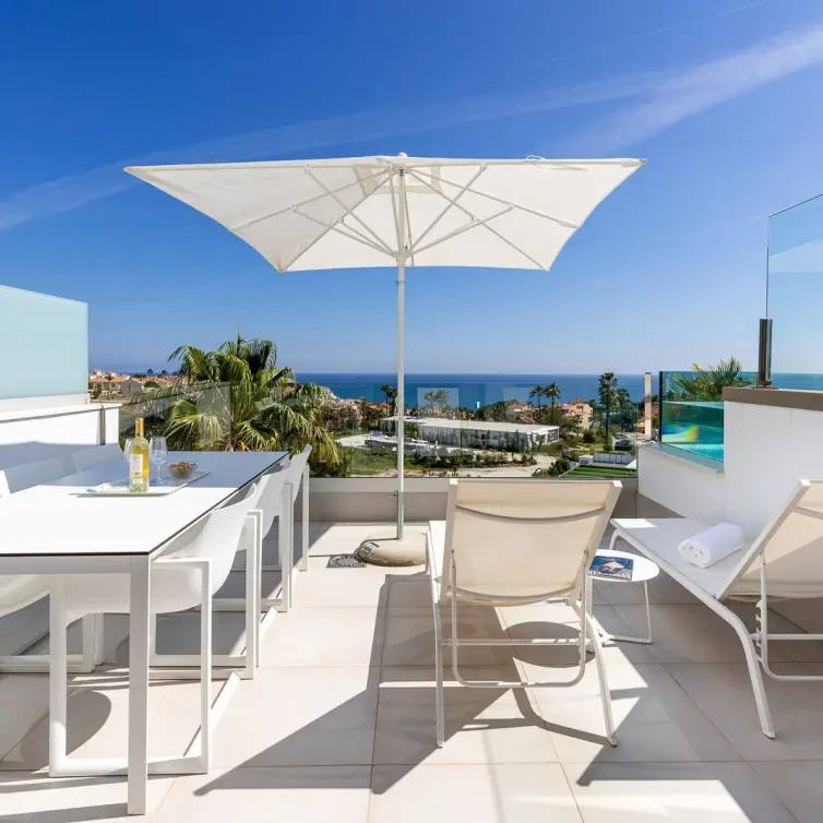 Sale of middle floor apartment in Mijas