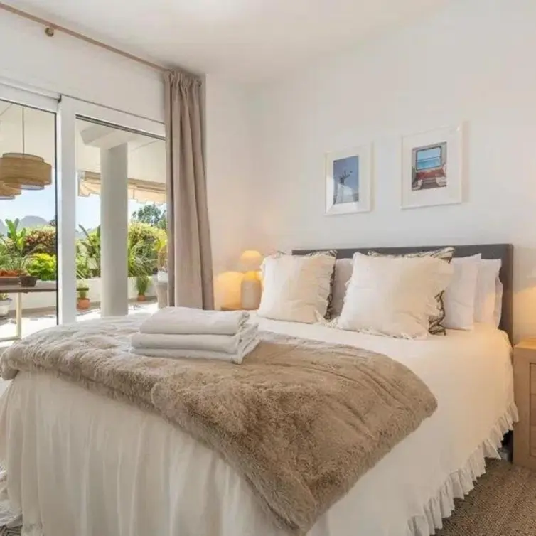 Sale of ground floor apartment in Nueva Andalucía