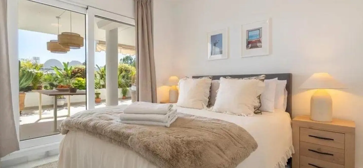 Venta de apartamento en planta baja en Nueva Andalucía 3