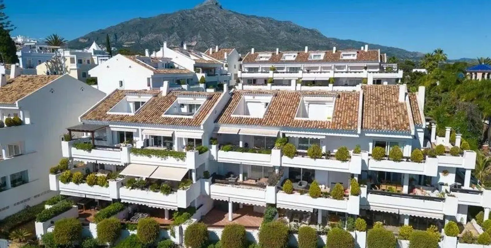 Venta de apartamento en planta baja en Nueva Andalucía 14