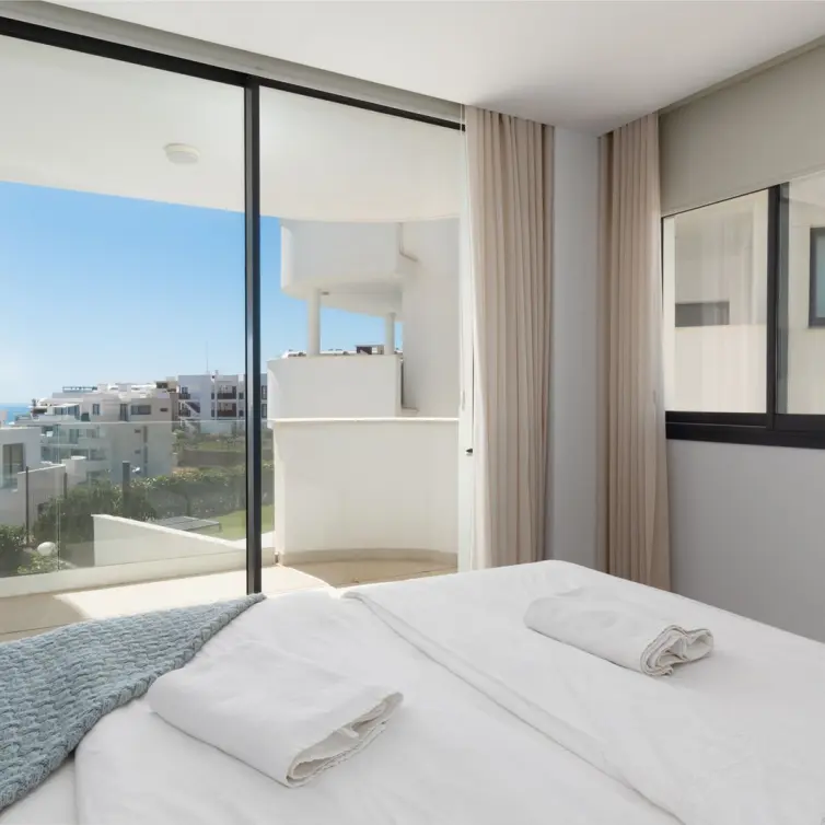 Sale of middle floor apartment in Higueron