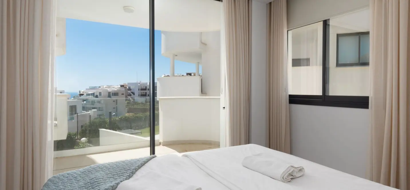 Sale of middle floor apartment in Higueron 2