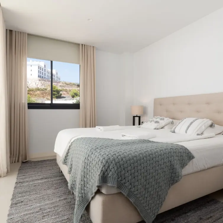 Sale of middle floor apartment in Higueron