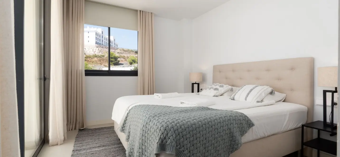 Sale of middle floor apartment in Higueron 4