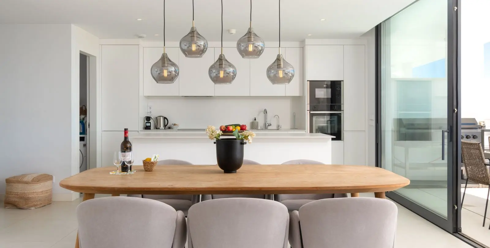 Venta de apartamento en planta media en Higueron 16