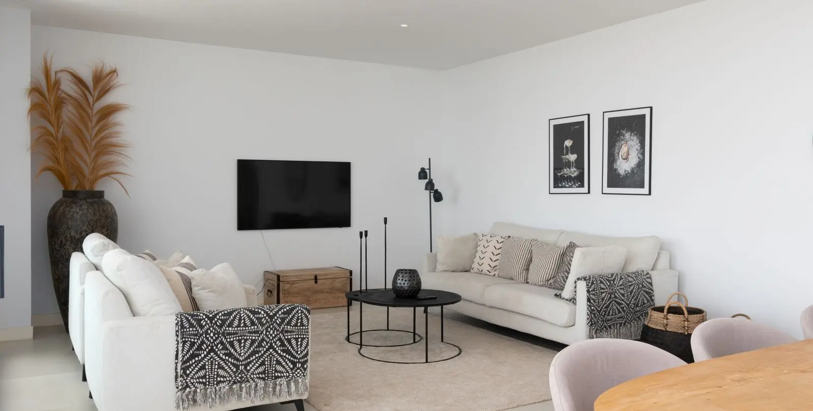 Venta de apartamento en planta media en Higueron 19