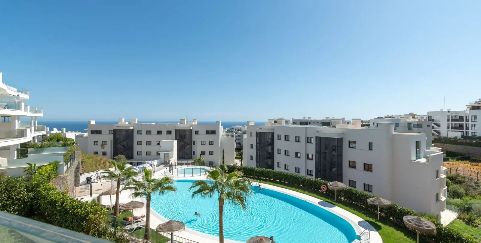 Venta de apartamento en planta media en Higueron 25