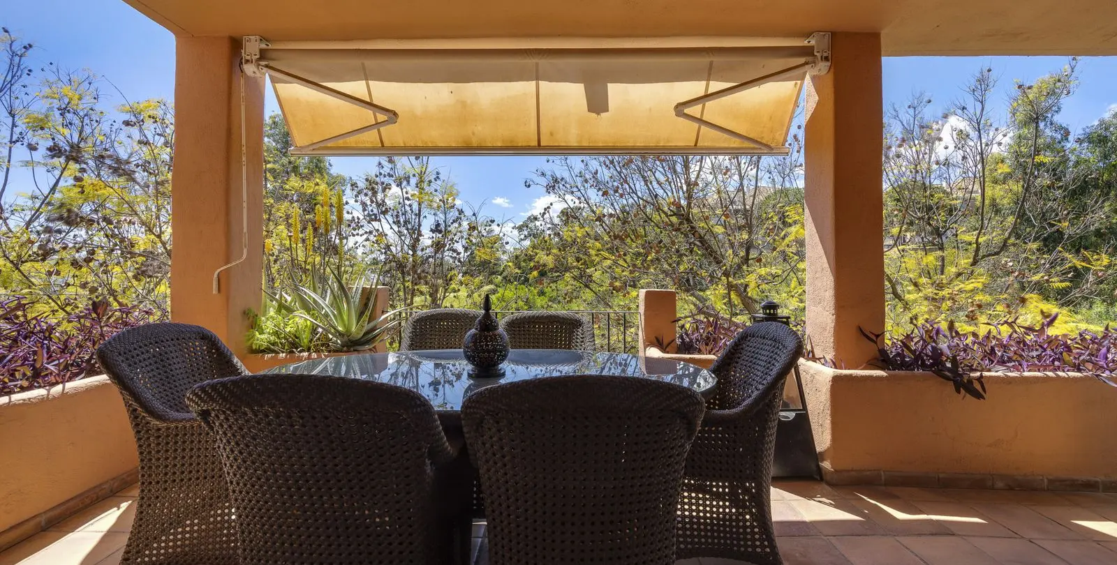 Venta de apartamento en planta media en The Golden Mile 3