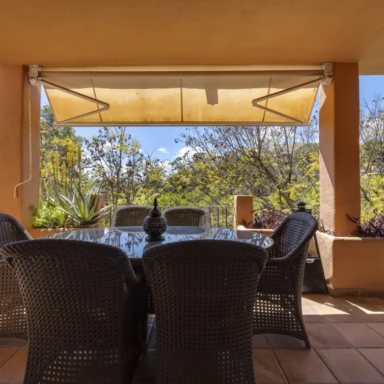 Продажа апартаментов на среднем этаже в The Golden Mile