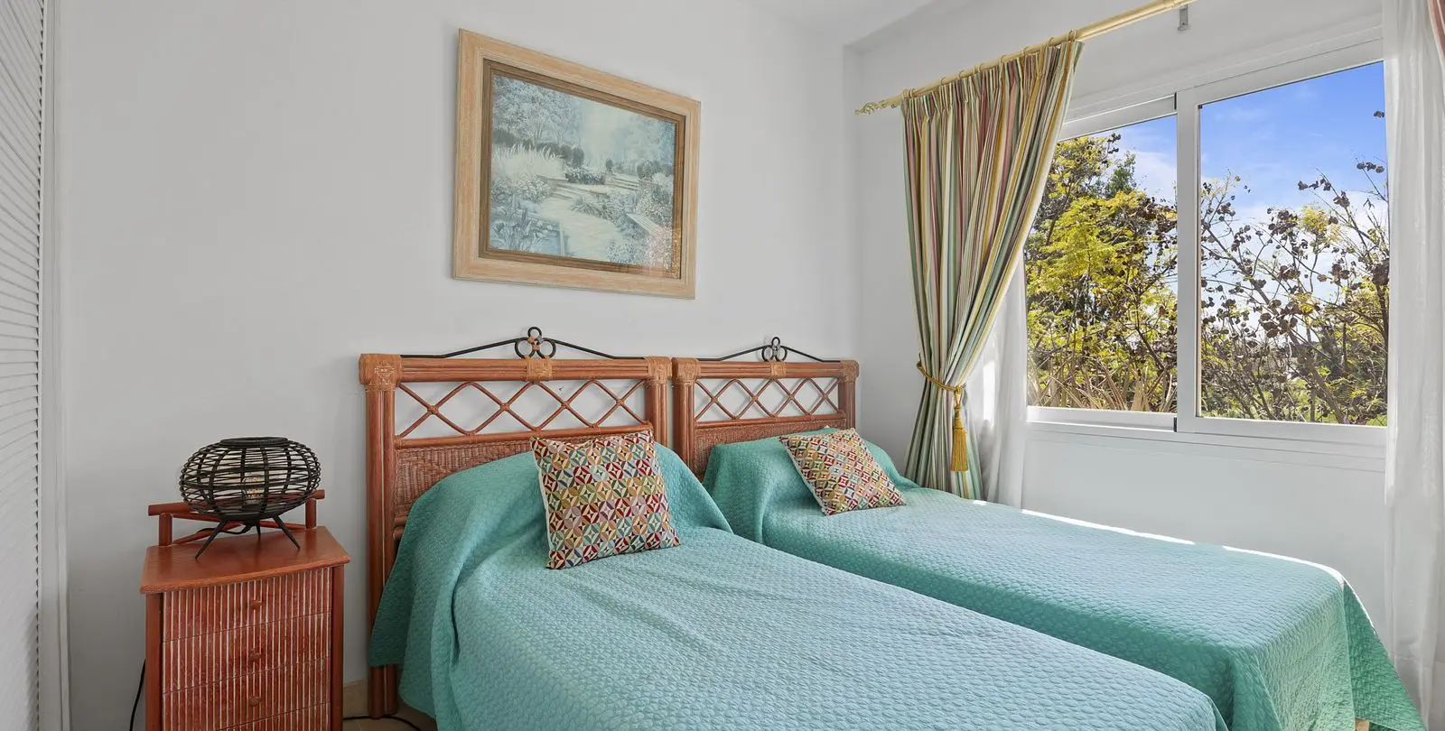 Venta de apartamento en planta media en The Golden Mile 16