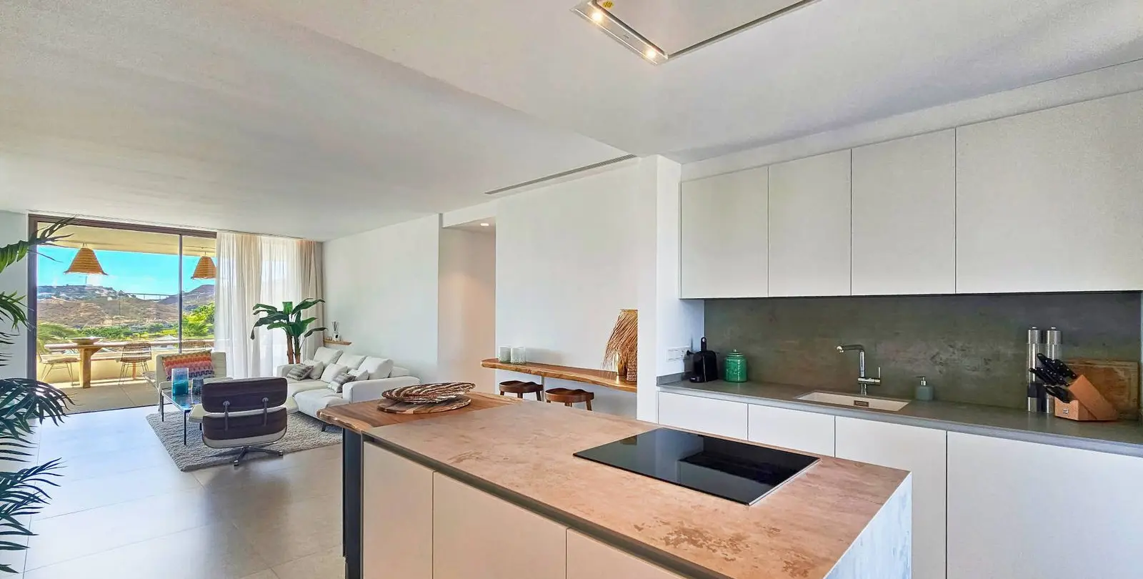 Venta de apartamento en planta media en Los Arqueros 3