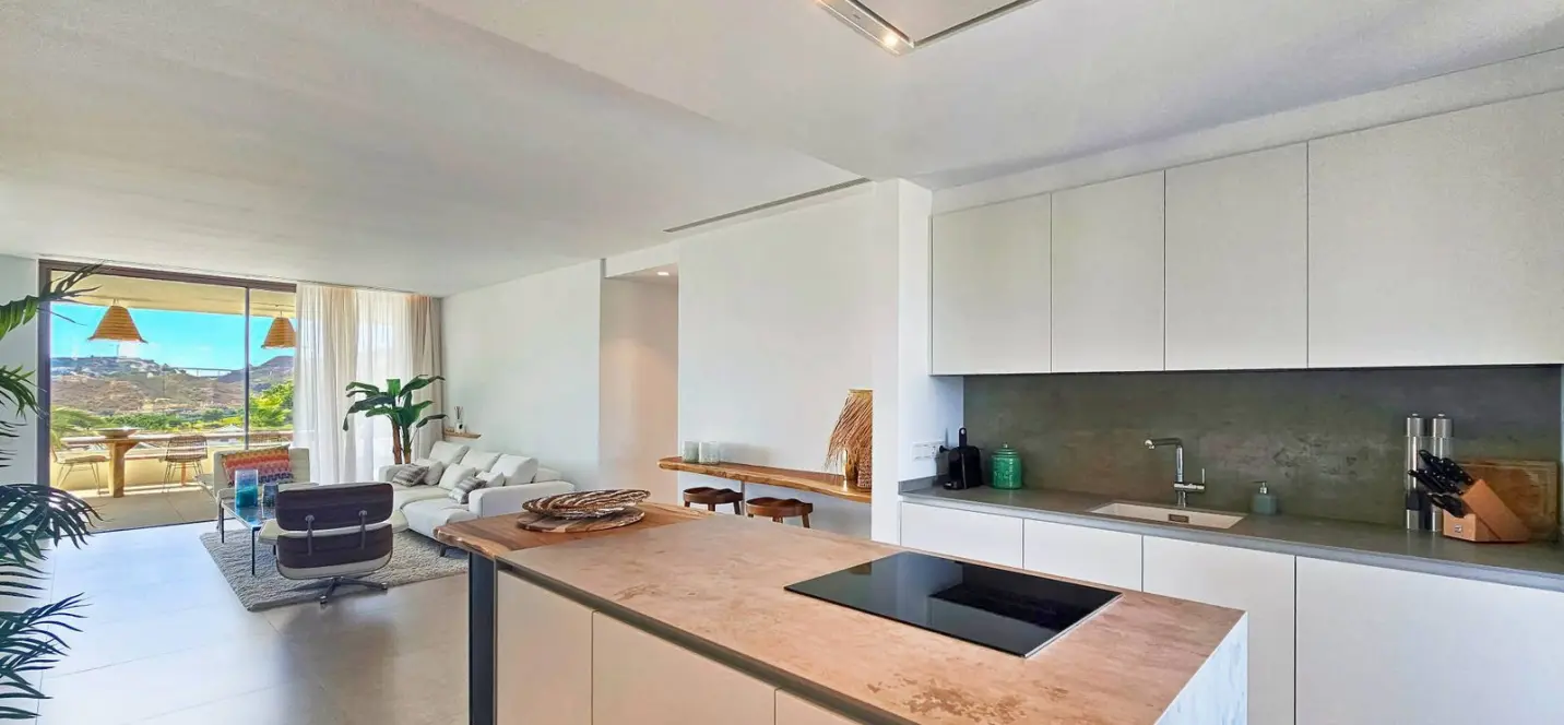 Venta de apartamento en planta media en Los Arqueros 2