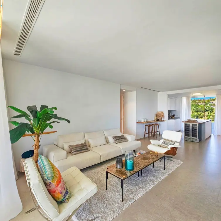 Venta de apartamento en planta media en Los Arqueros