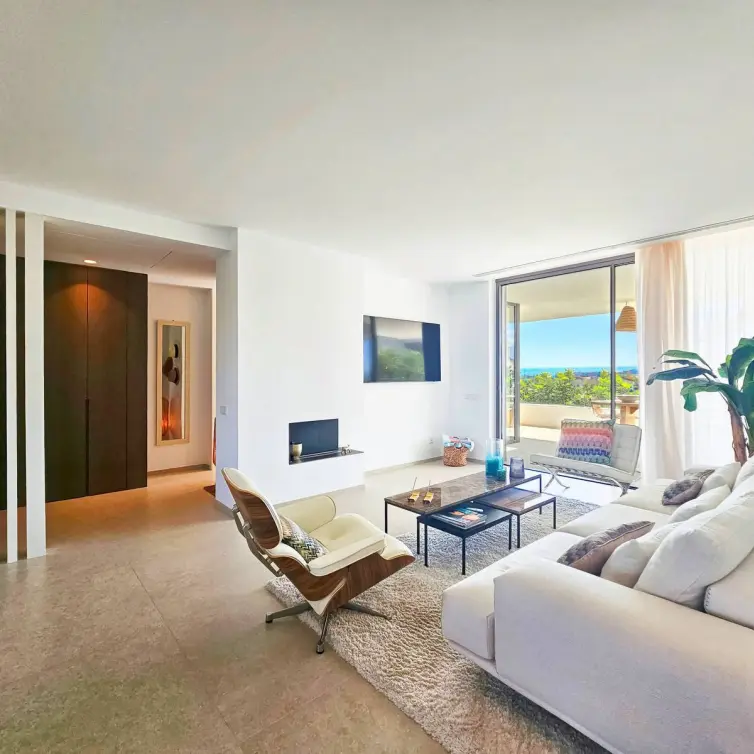 Venta de apartamento en planta media en Los Arqueros