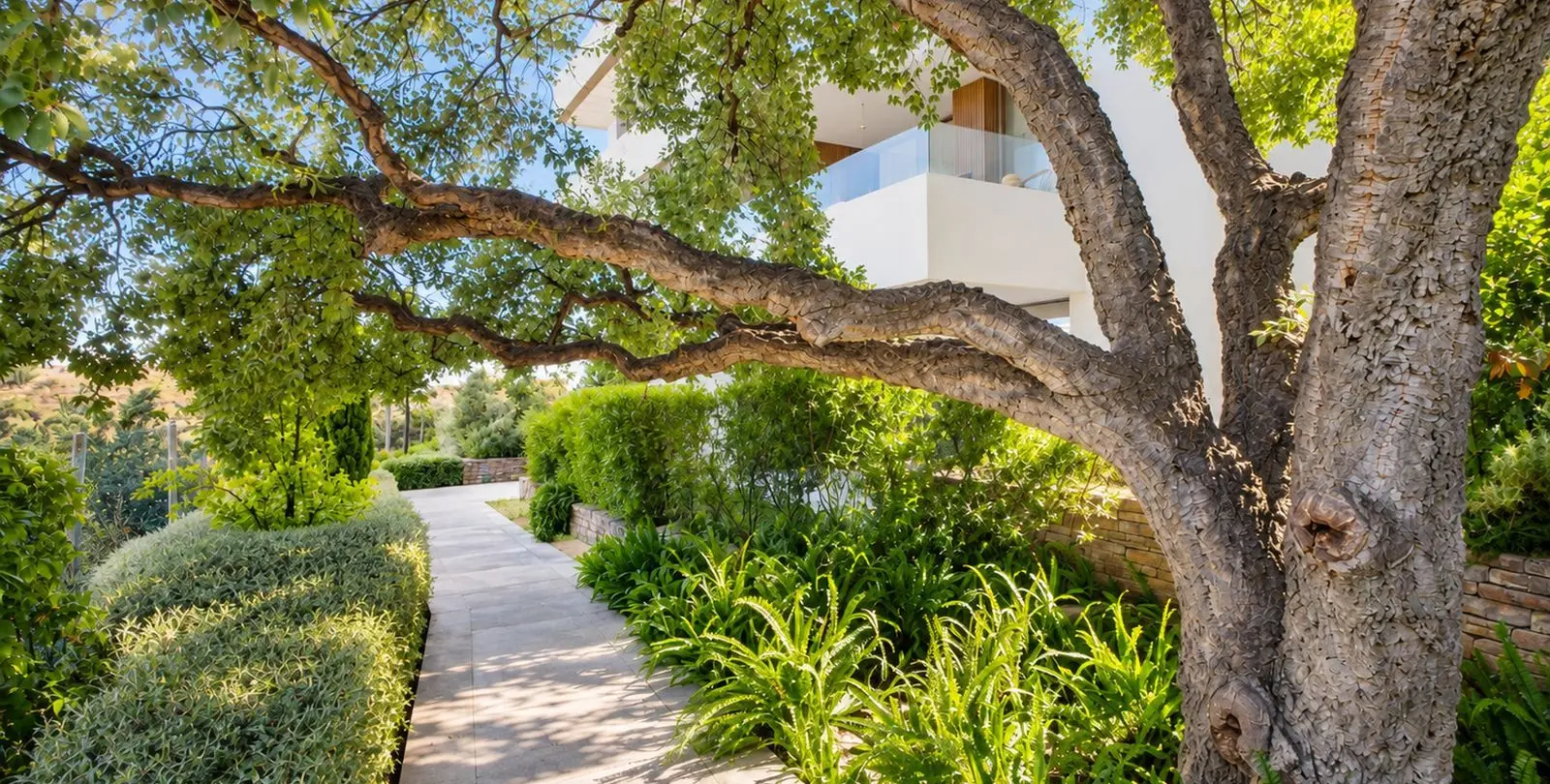 Venta de apartamento en planta media en Los Arqueros 13