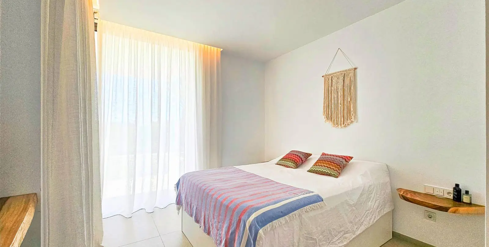 Venta de apartamento en planta media en Los Arqueros 14