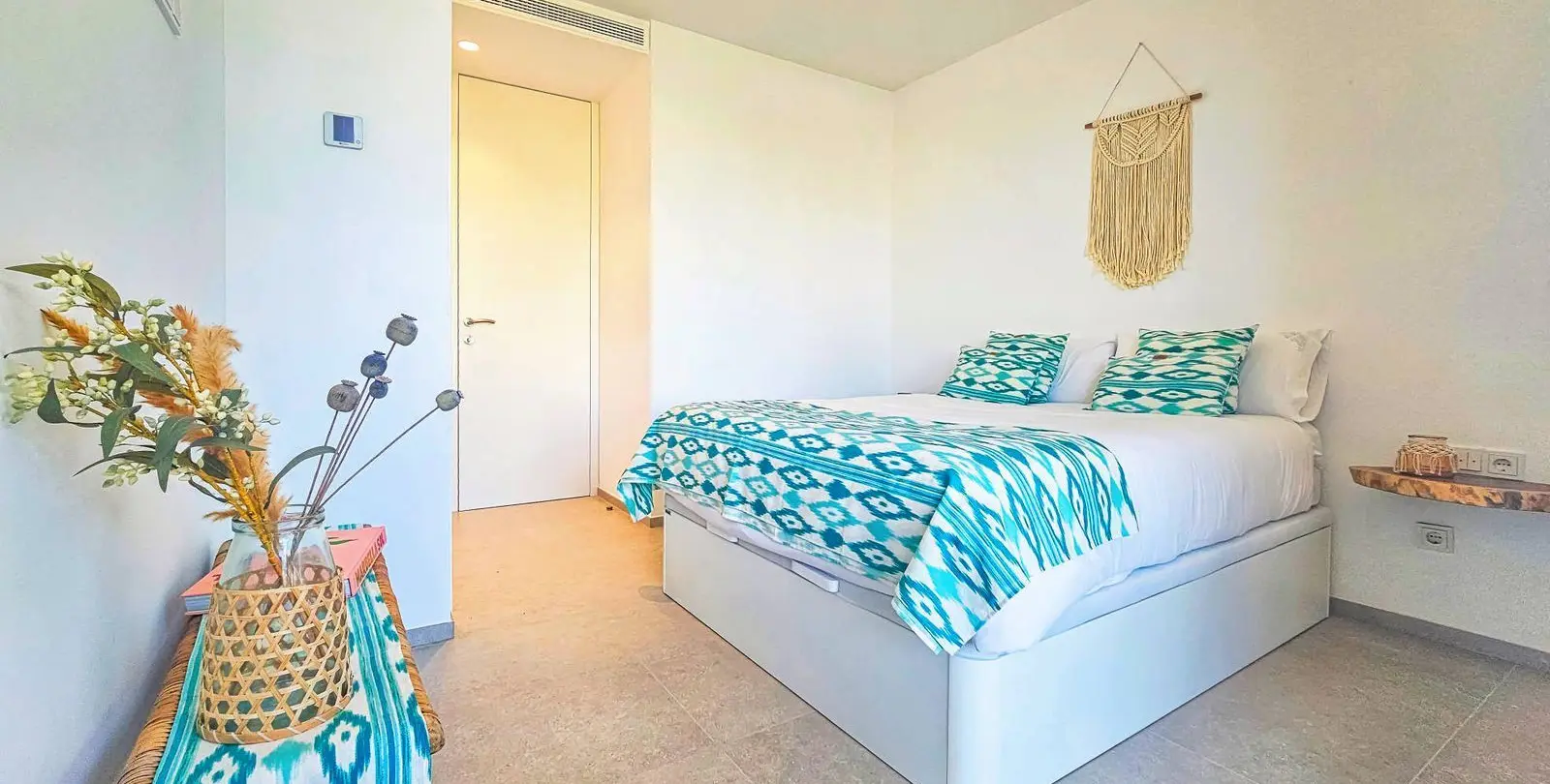 Venta de apartamento en planta media en Los Arqueros 21