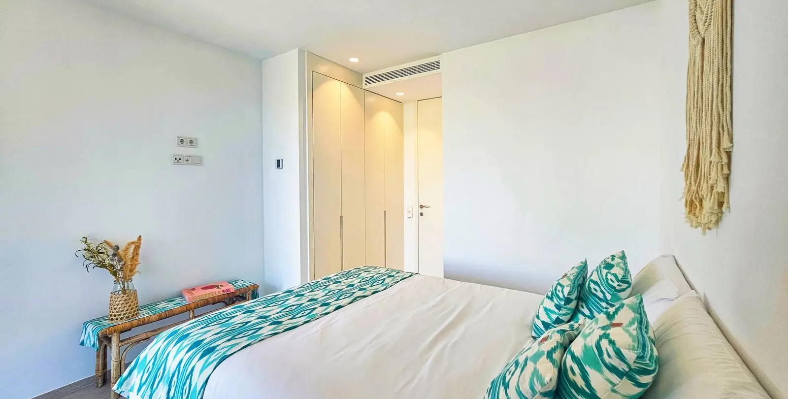 Venta de apartamento en planta media en Los Arqueros 22