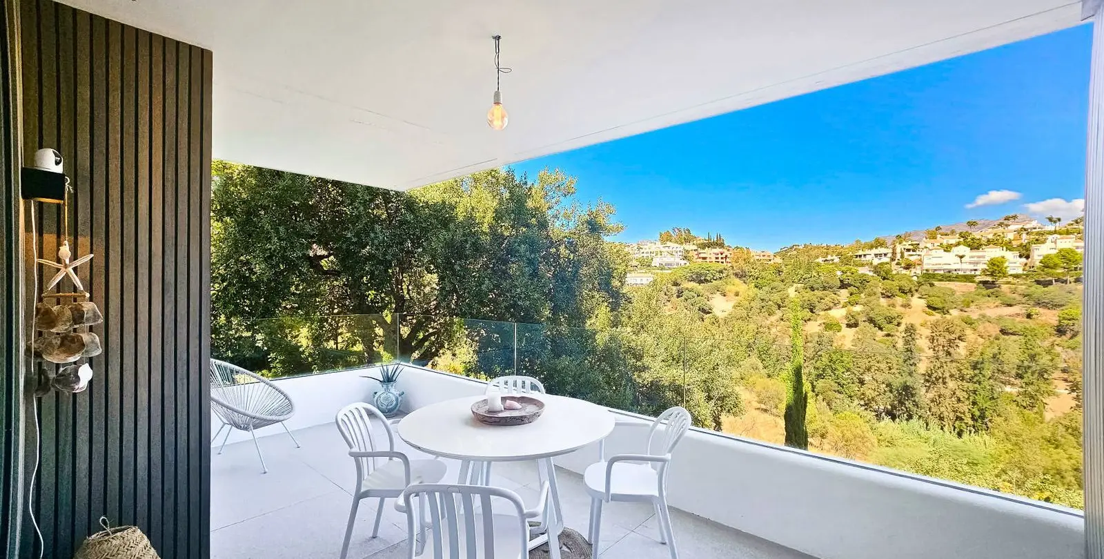 Venta de apartamento en planta media en Los Arqueros 24
