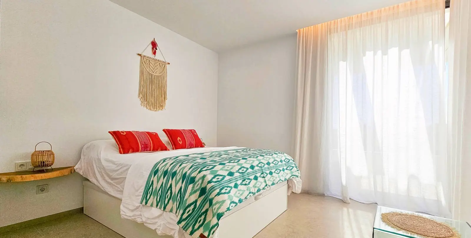 Venta de apartamento en planta media en Los Arqueros 26
