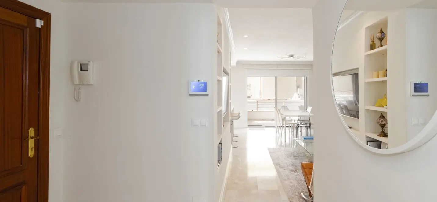 Venta de apartamento en planta media en Marbella 1