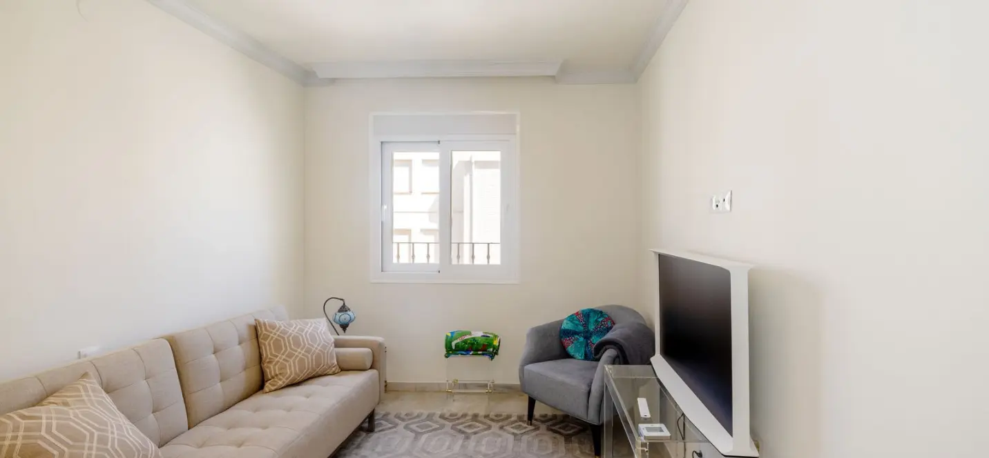 Venta de apartamento en planta media en Marbella 2