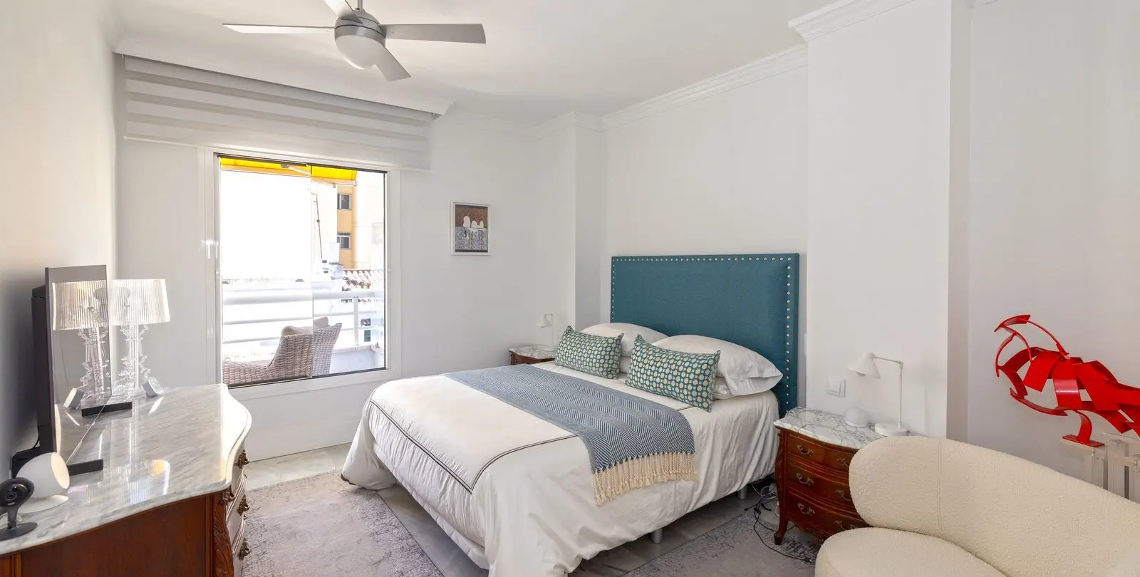 Venta de apartamento en planta media en Marbella 13