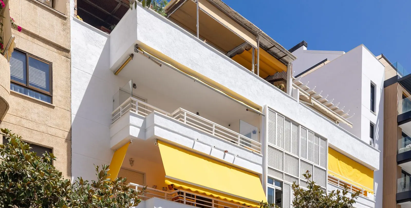 Venta de apartamento en planta media en Marbella 25