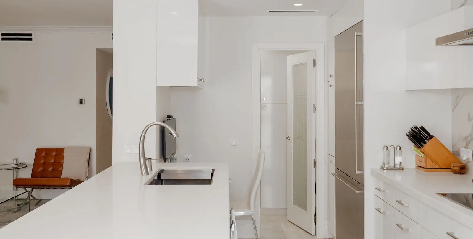 Venta de apartamento en planta media en Marbella 34