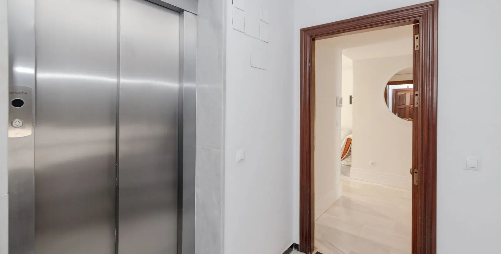 Venta de apartamento en planta media en Marbella 46