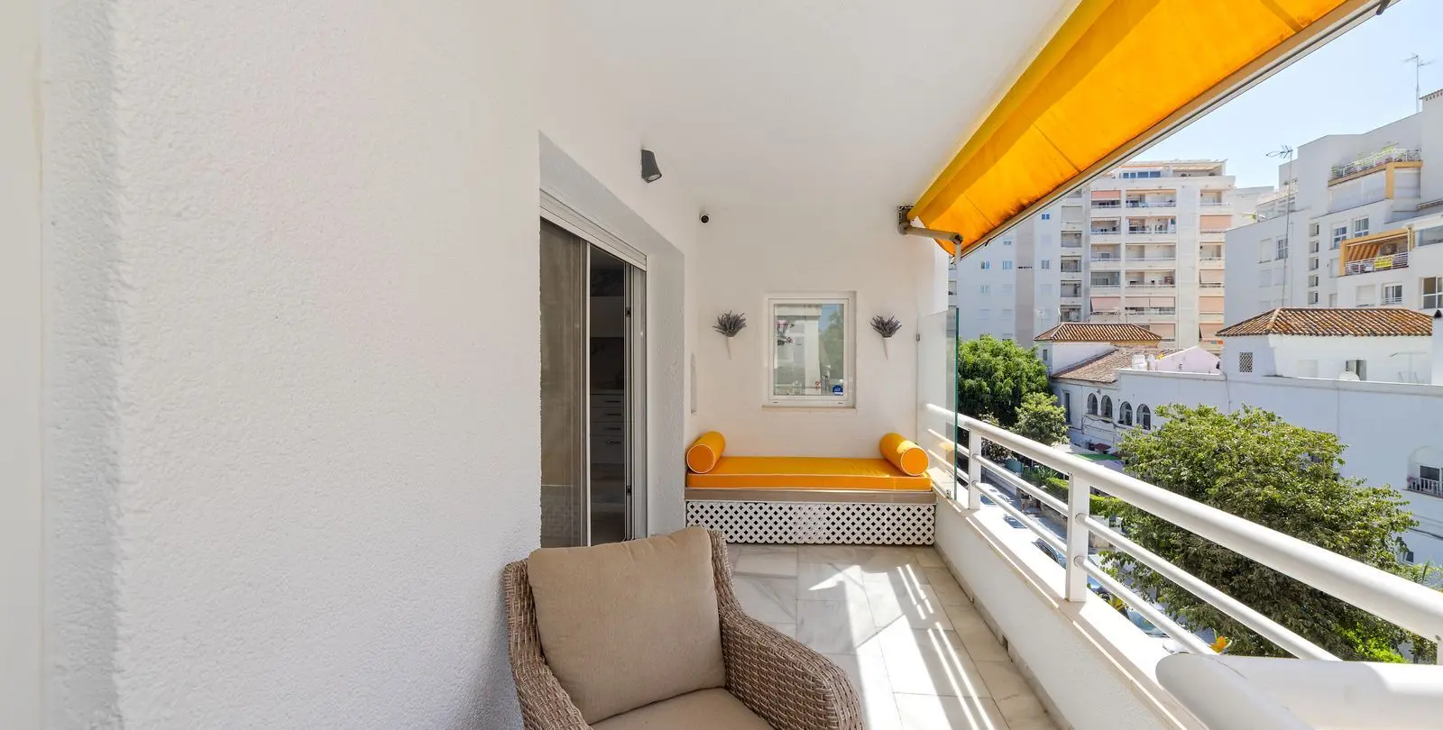 Venta de apartamento en planta media en Marbella 48