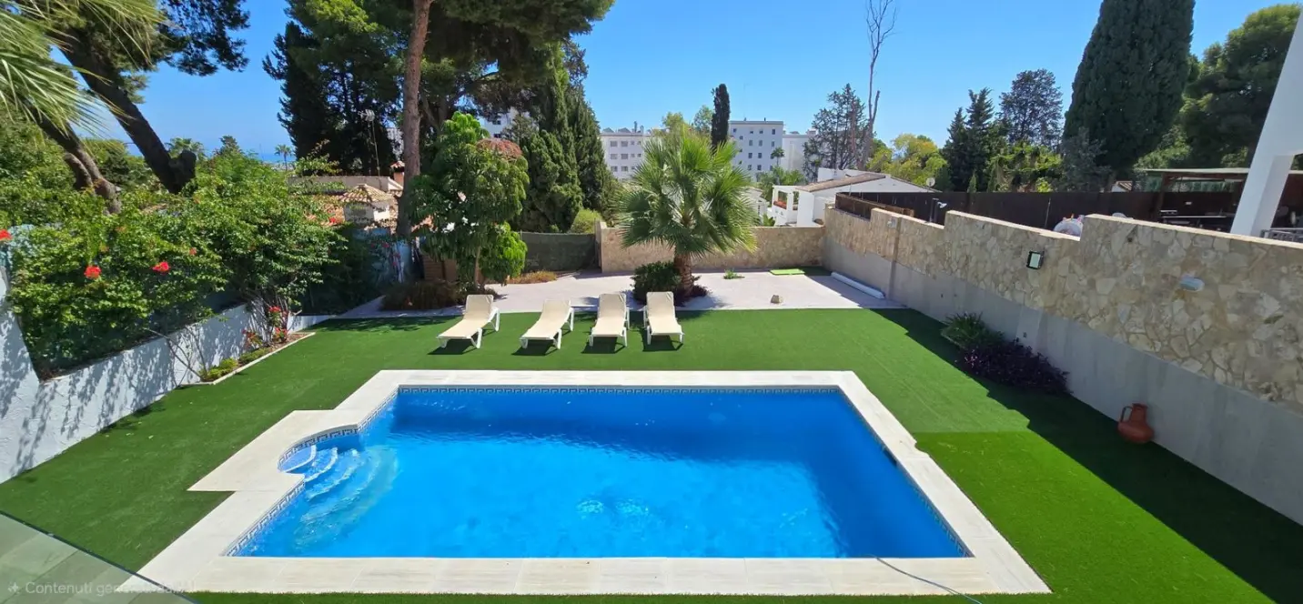 Продажа  отдельно стоящей виллы в Torremolinos 2