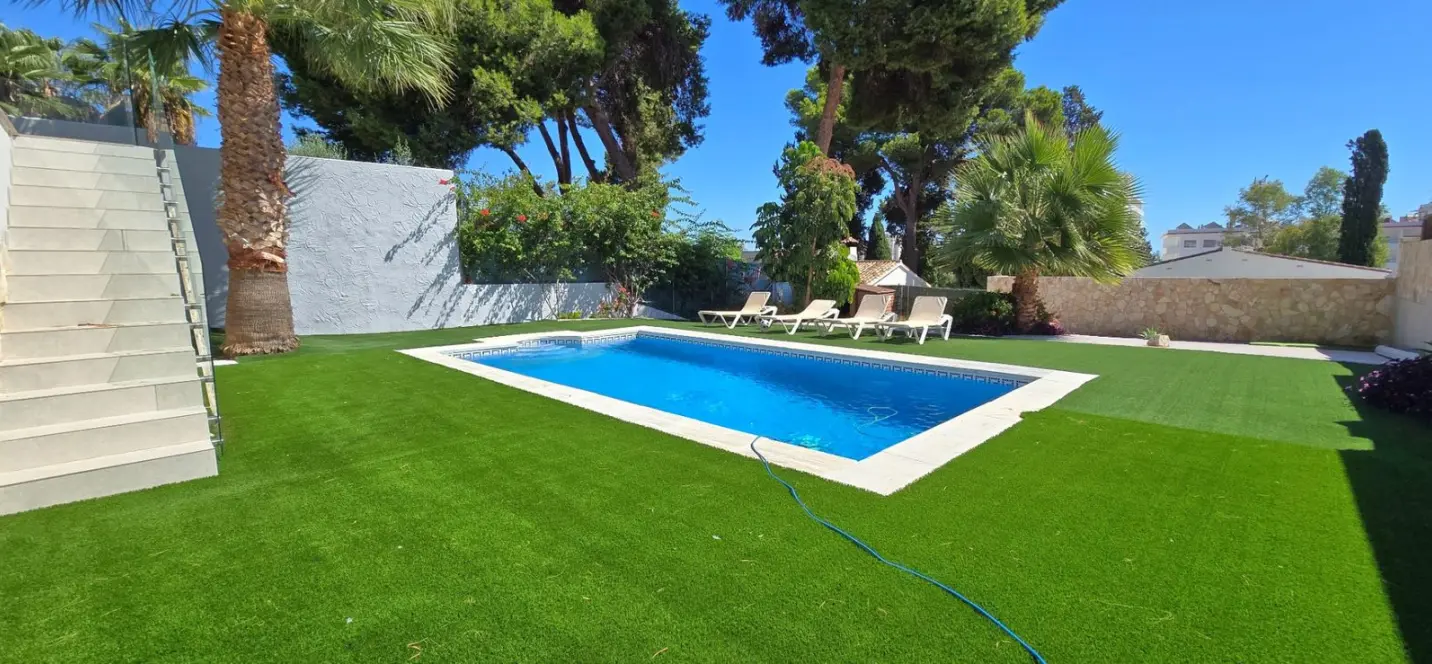 Продажа  отдельно стоящей виллы в Torremolinos 4