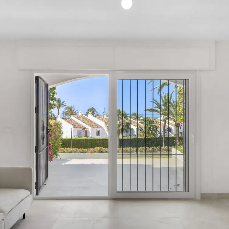 Venta de apartamento en planta baja en Nueva Andalucía
