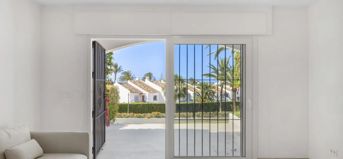 Venta de apartamento en planta baja en Nueva Andalucía 2