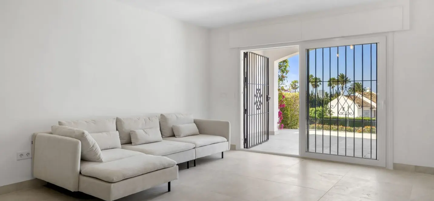 Venta de apartamento en planta baja en Nueva Andalucía 3